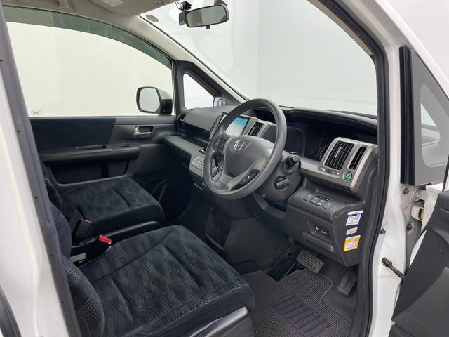 ステップワゴン Ｇ　Ｅセレクション　フリップダウンモニター　純正９インチナビ　バックカメラ　両側パワースライドドア　ビルトインＥＴＣ　ドライブレコーダー　フルセグＴＶ　ＣＤ　ＤＶＤ　アイドリングストップ　スマートキー　社外アルミホイール（51枚目）