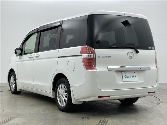 ステップワゴン Ｇ　Ｅセレクション　フリップダウンモニター　純正９インチナビ　バックカメラ　両側パワースライドドア　ビルトインＥＴＣ　ドライブレコーダー　フルセグＴＶ　ＣＤ　ＤＶＤ　アイドリングストップ　スマートキー　社外アルミホイール（60枚目）