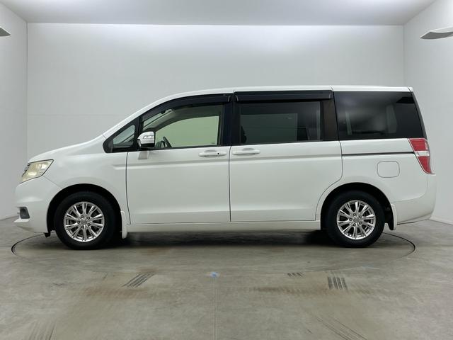 ステップワゴン Ｇ　Ｅセレクション　フリップダウンモニター　純正９インチナビ　バックカメラ　両側パワースライドドア　ビルトインＥＴＣ　ドライブレコーダー　フルセグＴＶ　ＣＤ　ＤＶＤ　アイドリングストップ　スマートキー　社外アルミホイール（69枚目）