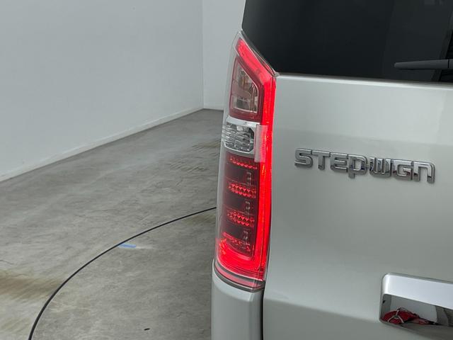 ステップワゴン Ｇ　Ｅセレクション　フリップダウンモニター　純正９インチナビ　バックカメラ　両側パワースライドドア　ビルトインＥＴＣ　ドライブレコーダー　フルセグＴＶ　ＣＤ　ＤＶＤ　アイドリングストップ　スマートキー　社外アルミホイール（72枚目）