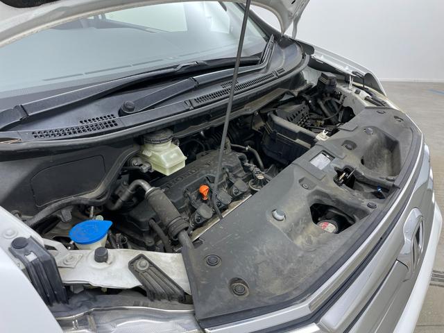 ステップワゴン Ｇ　Ｅセレクション　フリップダウンモニター　純正９インチナビ　バックカメラ　両側パワースライドドア　ビルトインＥＴＣ　ドライブレコーダー　フルセグＴＶ　ＣＤ　ＤＶＤ　アイドリングストップ　スマートキー　社外アルミホイール（74枚目）