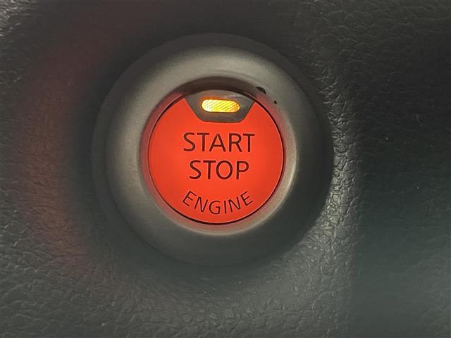 キューブ １５Ｘ　純正ナビ　バックカメラ　地デジＴＶ　スマートキー　プッシュスタート　ＤＶＤ再生　純正フロアマット　ＣＤ　エアコン　パワーウィンドウ　横滑り防止装置　ダブルエアバック　アイドリングストップ　ベンチシート（5枚目）