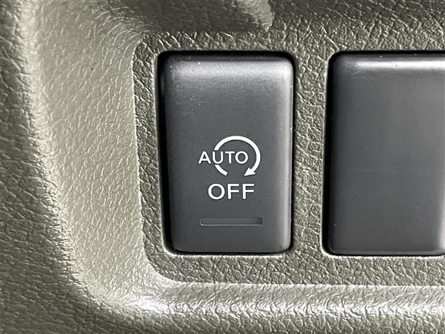 キューブ １５Ｘ　純正ナビ　バックカメラ　地デジＴＶ　スマートキー　プッシュスタート　ＤＶＤ再生　純正フロアマット　ＣＤ　エアコン　パワーウィンドウ　横滑り防止装置　ダブルエアバック　アイドリングストップ　ベンチシート（7枚目）