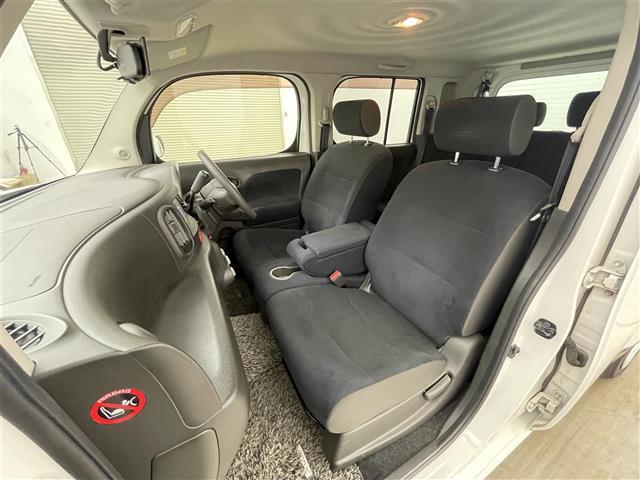 キューブ １５Ｘ　純正ナビ　バックカメラ　地デジＴＶ　スマートキー　プッシュスタート　ＤＶＤ再生　純正フロアマット　ＣＤ　エアコン　パワーウィンドウ　横滑り防止装置　ダブルエアバック　アイドリングストップ　ベンチシート（11枚目）