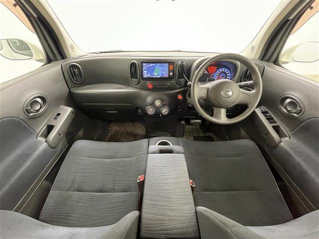 キューブ １５Ｘ　純正ナビ　バックカメラ　地デジＴＶ　スマートキー　プッシュスタート　ＤＶＤ再生　純正フロアマット　ＣＤ　エアコン　パワーウィンドウ　横滑り防止装置　ダブルエアバック　アイドリングストップ　ベンチシート（12枚目）