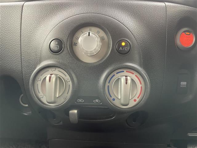 キューブ １５Ｘ　純正ナビ　バックカメラ　地デジＴＶ　スマートキー　プッシュスタート　ＤＶＤ再生　純正フロアマット　ＣＤ　エアコン　パワーウィンドウ　横滑り防止装置　ダブルエアバック　アイドリングストップ　ベンチシート（30枚目）