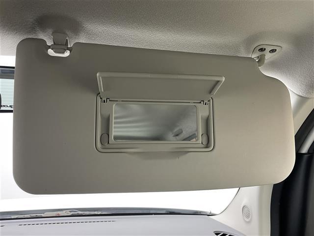 キューブ １５Ｘ　純正ナビ　バックカメラ　地デジＴＶ　スマートキー　プッシュスタート　ＤＶＤ再生　純正フロアマット　ＣＤ　エアコン　パワーウィンドウ　横滑り防止装置　ダブルエアバック　アイドリングストップ　ベンチシート（31枚目）