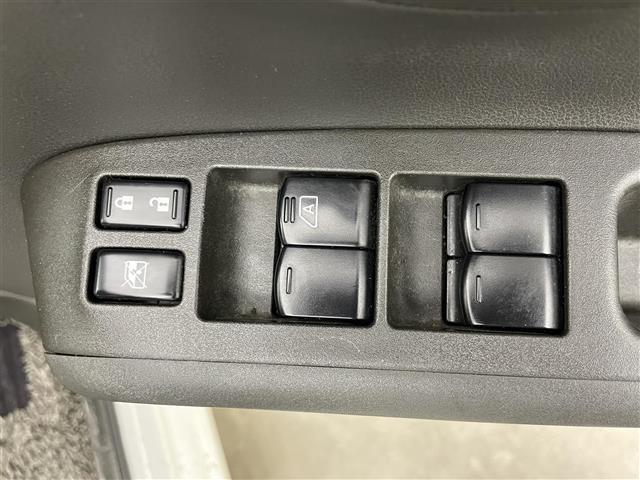 キューブ １５Ｘ　純正ナビ　バックカメラ　地デジＴＶ　スマートキー　プッシュスタート　ＤＶＤ再生　純正フロアマット　ＣＤ　エアコン　パワーウィンドウ　横滑り防止装置　ダブルエアバック　アイドリングストップ　ベンチシート（35枚目）