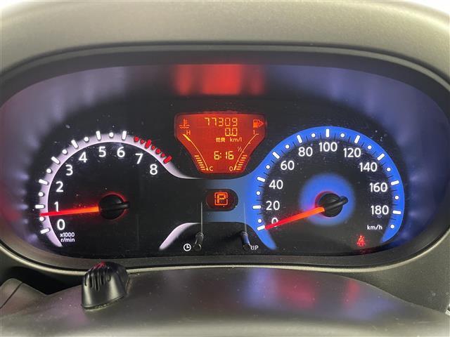 キューブ １５Ｘ　純正ナビ　バックカメラ　地デジＴＶ　スマートキー　プッシュスタート　ＤＶＤ再生　純正フロアマット　ＣＤ　エアコン　パワーウィンドウ　横滑り防止装置　ダブルエアバック　アイドリングストップ　ベンチシート（38枚目）