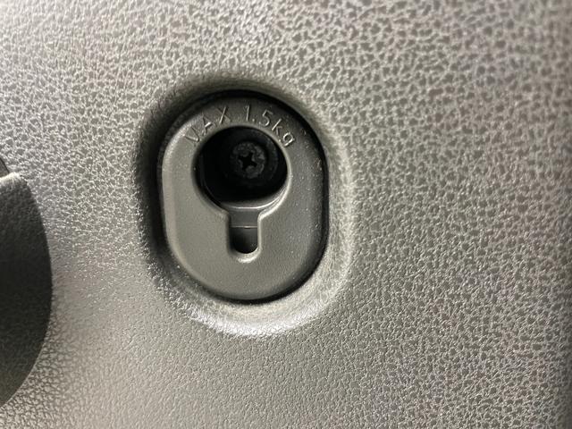 キューブ １５Ｘ　純正ナビ　バックカメラ　地デジＴＶ　スマートキー　プッシュスタート　ＤＶＤ再生　純正フロアマット　ＣＤ　エアコン　パワーウィンドウ　横滑り防止装置　ダブルエアバック　アイドリングストップ　ベンチシート（43枚目）