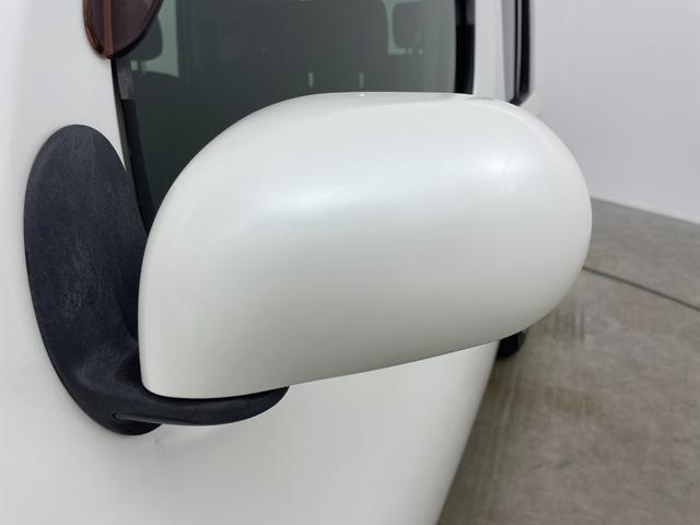 キューブ １５Ｘ　純正ナビ　バックカメラ　地デジＴＶ　スマートキー　プッシュスタート　ＤＶＤ再生　純正フロアマット　ＣＤ　エアコン　パワーウィンドウ　横滑り防止装置　ダブルエアバック　アイドリングストップ　ベンチシート（59枚目）