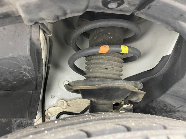 キューブ １５Ｘ　純正ナビ　バックカメラ　地デジＴＶ　スマートキー　プッシュスタート　ＤＶＤ再生　純正フロアマット　ＣＤ　エアコン　パワーウィンドウ　横滑り防止装置　ダブルエアバック　アイドリングストップ　ベンチシート（77枚目）