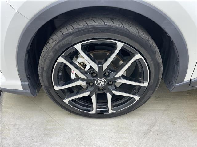 C-HR S GRスポーツ 全方位カメラ 純正8インチディスプレイオーディオ BSM ビルトインETC2.0 トヨタセーフティセンス レーダークルーズコントロール LEDヘッドライト AC100V シートヒーター スマートキー(16枚目)