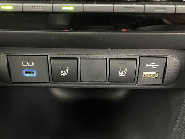 ヤリスクロス ハイブリッド GRスポーツ 純正8インチナビ 全方位カメラ レーダークルーズコントロール ビルトインETC シートヒーター LEDヘッドライト ステアリングヒーター 電動リアゲート コーナーセンサー オートハイビーム スペアキー(4枚目)