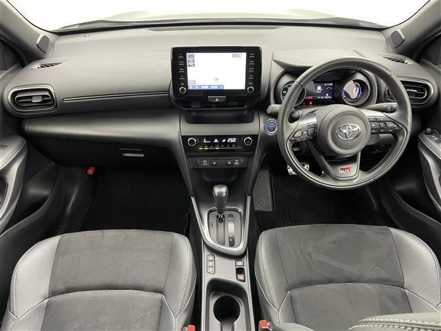 ヤリスクロス ハイブリッド GRスポーツ 純正8インチナビ 全方位カメラ レーダークルーズコントロール ビルトインETC シートヒーター LEDヘッドライト ステアリングヒーター 電動リアゲート コーナーセンサー オートハイビーム スペアキー(12枚目)