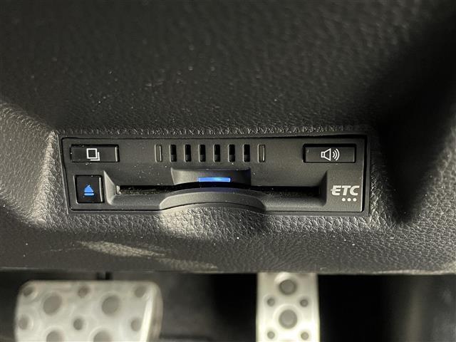 ヤリスクロス ハイブリッド GRスポーツ 純正8インチナビ 全方位カメラ レーダークルーズコントロール ビルトインETC シートヒーター LEDヘッドライト ステアリングヒーター 電動リアゲート コーナーセンサー オートハイビーム スペアキー(30枚目)