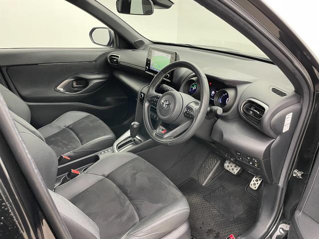 ヤリスクロス ハイブリッド GRスポーツ 純正8インチナビ 全方位カメラ レーダークルーズコントロール ビルトインETC シートヒーター LEDヘッドライト ステアリングヒーター 電動リアゲート コーナーセンサー オートハイビーム スペアキー(52枚目)