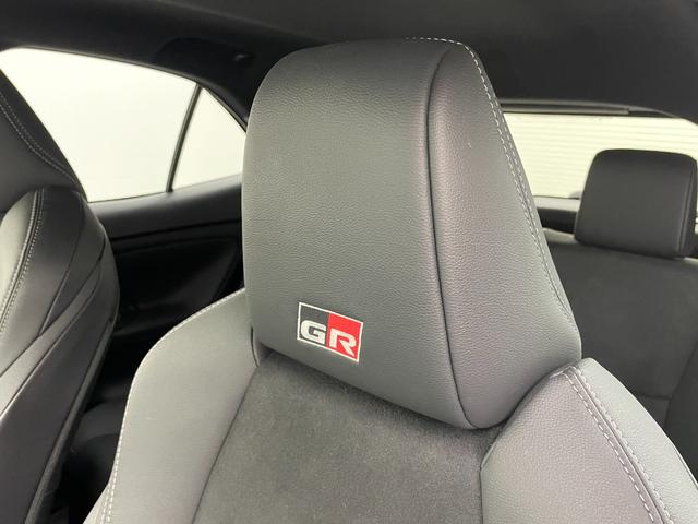 ヤリスクロス ハイブリッド GRスポーツ 純正8インチナビ 全方位カメラ レーダークルーズコントロール ビルトインETC シートヒーター LEDヘッドライト ステアリングヒーター 電動リアゲート コーナーセンサー オートハイビーム スペアキー(57枚目)