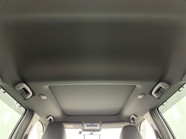 アウトランダーＰＨＥＶ Ｐ　サンルーフ　ＢＯＳＥサウンド　純正１０．２５インチナビ　全方位カメラ　ビルトインＥＴＣ２．０　ＬＥＤヘッドライト　追従型クルーズコントロール　シートヒーター　衝突軽減ブレーキ　ドライブレコーダー（13枚目）