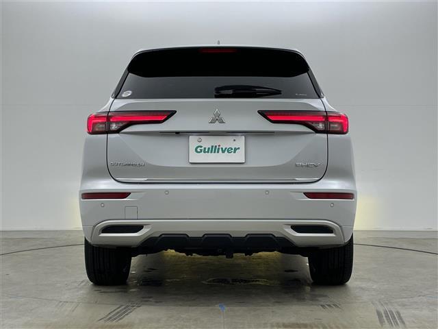 アウトランダーＰＨＥＶ Ｐ　サンルーフ　ＢＯＳＥサウンド　純正１０．２５インチナビ　全方位カメラ　ビルトインＥＴＣ２．０　ＬＥＤヘッドライト　追従型クルーズコントロール　シートヒーター　衝突軽減ブレーキ　ドライブレコーダー（18枚目）