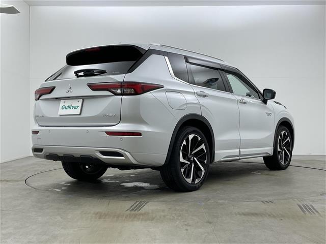 アウトランダーＰＨＥＶ Ｐ　サンルーフ　ＢＯＳＥサウンド　純正１０．２５インチナビ　全方位カメラ　ビルトインＥＴＣ２．０　ＬＥＤヘッドライト　追従型クルーズコントロール　シートヒーター　衝突軽減ブレーキ　ドライブレコーダー（20枚目）