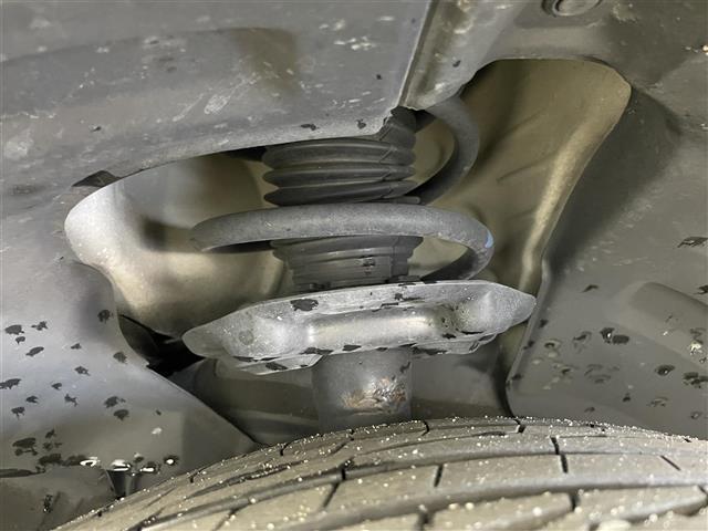 アウトランダーＰＨＥＶ Ｐ　サンルーフ　ＢＯＳＥサウンド　純正１０．２５インチナビ　全方位カメラ　ビルトインＥＴＣ２．０　ＬＥＤヘッドライト　追従型クルーズコントロール　シートヒーター　衝突軽減ブレーキ　ドライブレコーダー（22枚目）