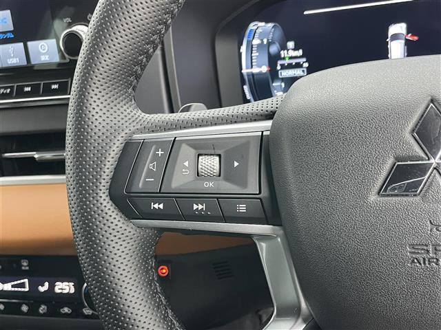 アウトランダーＰＨＥＶ Ｐ　サンルーフ　ＢＯＳＥサウンド　純正１０．２５インチナビ　全方位カメラ　ビルトインＥＴＣ２．０　ＬＥＤヘッドライト　追従型クルーズコントロール　シートヒーター　衝突軽減ブレーキ　ドライブレコーダー（28枚目）