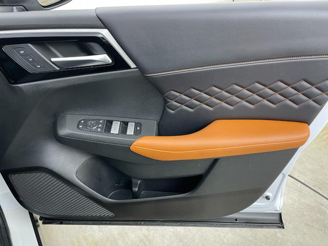 アウトランダーＰＨＥＶ Ｐ　サンルーフ　ＢＯＳＥサウンド　純正１０．２５インチナビ　全方位カメラ　ビルトインＥＴＣ２．０　ＬＥＤヘッドライト　追従型クルーズコントロール　シートヒーター　衝突軽減ブレーキ　ドライブレコーダー（50枚目）