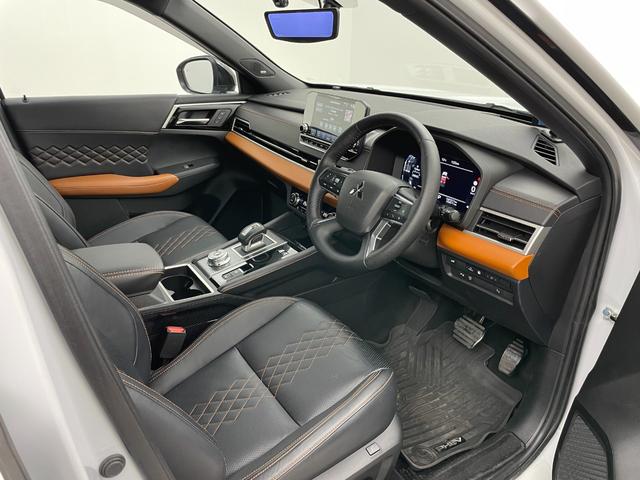 アウトランダーＰＨＥＶ Ｐ　サンルーフ　ＢＯＳＥサウンド　純正１０．２５インチナビ　全方位カメラ　ビルトインＥＴＣ２．０　ＬＥＤヘッドライト　追従型クルーズコントロール　シートヒーター　衝突軽減ブレーキ　ドライブレコーダー（51枚目）