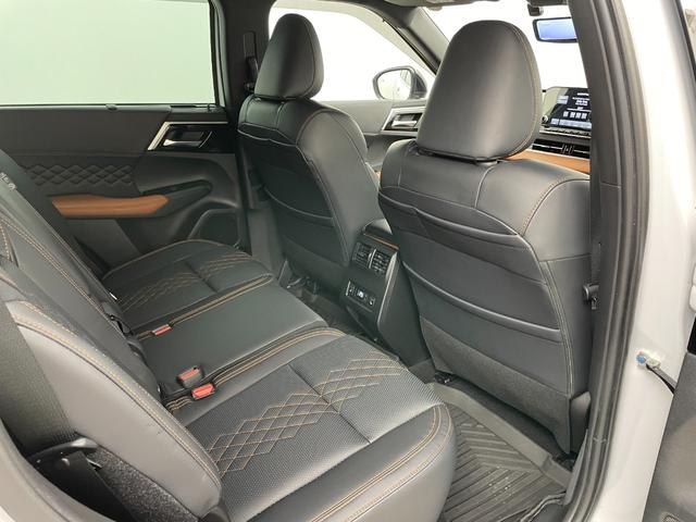 アウトランダーＰＨＥＶ Ｐ　サンルーフ　ＢＯＳＥサウンド　純正１０．２５インチナビ　全方位カメラ　ビルトインＥＴＣ２．０　ＬＥＤヘッドライト　追従型クルーズコントロール　シートヒーター　衝突軽減ブレーキ　ドライブレコーダー（54枚目）