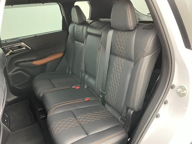 アウトランダーＰＨＥＶ Ｐ　サンルーフ　ＢＯＳＥサウンド　純正１０．２５インチナビ　全方位カメラ　ビルトインＥＴＣ２．０　ＬＥＤヘッドライト　追従型クルーズコントロール　シートヒーター　衝突軽減ブレーキ　ドライブレコーダー（55枚目）