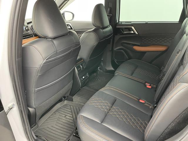 アウトランダーＰＨＥＶ Ｐ　サンルーフ　ＢＯＳＥサウンド　純正１０．２５インチナビ　全方位カメラ　ビルトインＥＴＣ２．０　ＬＥＤヘッドライト　追従型クルーズコントロール　シートヒーター　衝突軽減ブレーキ　ドライブレコーダー（56枚目）