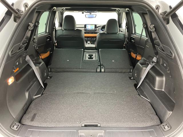 アウトランダーＰＨＥＶ Ｐ　サンルーフ　ＢＯＳＥサウンド　純正１０．２５インチナビ　全方位カメラ　ビルトインＥＴＣ２．０　ＬＥＤヘッドライト　追従型クルーズコントロール　シートヒーター　衝突軽減ブレーキ　ドライブレコーダー（57枚目）