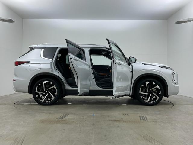 アウトランダーＰＨＥＶ Ｐ　サンルーフ　ＢＯＳＥサウンド　純正１０．２５インチナビ　全方位カメラ　ビルトインＥＴＣ２．０　ＬＥＤヘッドライト　追従型クルーズコントロール　シートヒーター　衝突軽減ブレーキ　ドライブレコーダー（68枚目）