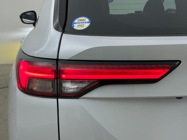 アウトランダーＰＨＥＶ Ｐ　サンルーフ　ＢＯＳＥサウンド　純正１０．２５インチナビ　全方位カメラ　ビルトインＥＴＣ２．０　ＬＥＤヘッドライト　追従型クルーズコントロール　シートヒーター　衝突軽減ブレーキ　ドライブレコーダー（72枚目）