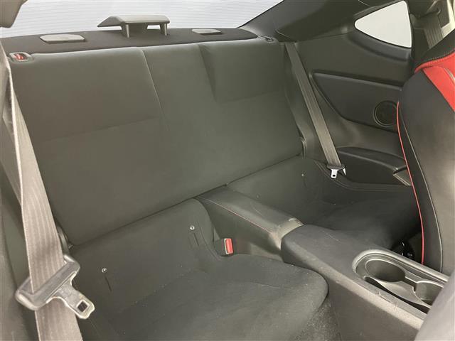 ８６ ＧＴ　モデリスタエアロ純正ナビ　Ｂｌｕｅｔｏｏｔｈ　バックカメラ　クルーズコントロール　ＬＥＤヘッドライト　オートライト　フォグライト　パドルシフト　オートライト　純正フロアマット　純正１７インチアルミ（9枚目）