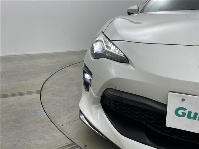 ８６ ＧＴ　モデリスタエアロ純正ナビ　Ｂｌｕｅｔｏｏｔｈ　バックカメラ　クルーズコントロール　ＬＥＤヘッドライト　オートライト　フォグライト　パドルシフト　オートライト　純正フロアマット　純正１７インチアルミ（15枚目）