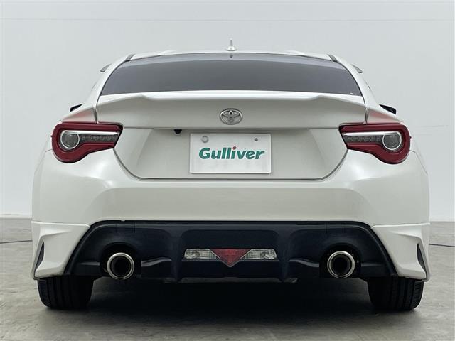 ８６ ＧＴ　モデリスタエアロ純正ナビ　Ｂｌｕｅｔｏｏｔｈ　バックカメラ　クルーズコントロール　ＬＥＤヘッドライト　オートライト　フォグライト　パドルシフト　オートライト　純正フロアマット　純正１７インチアルミ（17枚目）