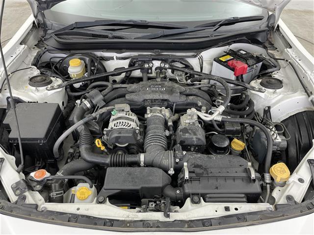 ８６ ＧＴ　モデリスタエアロ純正ナビ　Ｂｌｕｅｔｏｏｔｈ　バックカメラ　クルーズコントロール　ＬＥＤヘッドライト　オートライト　フォグライト　パドルシフト　オートライト　純正フロアマット　純正１７インチアルミ（20枚目）