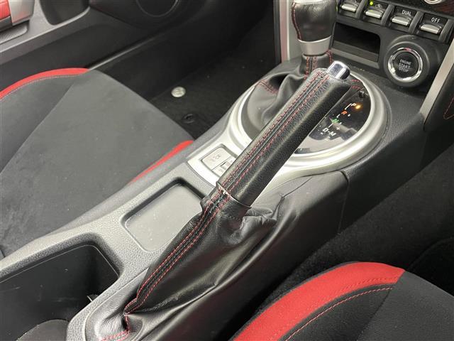 ８６ ＧＴ　モデリスタエアロ純正ナビ　Ｂｌｕｅｔｏｏｔｈ　バックカメラ　クルーズコントロール　ＬＥＤヘッドライト　オートライト　フォグライト　パドルシフト　オートライト　純正フロアマット　純正１７インチアルミ（34枚目）