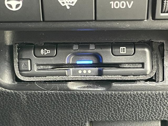 アクア GRスポーツ 10型ディスプレイオーディオ 全方位カメラ 100V電源 レーダークルーズコントロール 衝突軽減ブレーキ ブラインドスポットモニター パーキングアシスト シートヒーター ステアリングヒーター USB(35枚目)