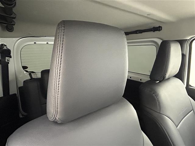 ジムニー ＸＣ　純正８型ナビ　バックカメラ　社外マフラー　マッドフラップ　シートカバー　シートヒーター　ＬＥＤヘッドライト　　フォグライト　ドライブレコーダー　スズキセーフティーサポート　純正アルミ　フロアマット（10枚目）