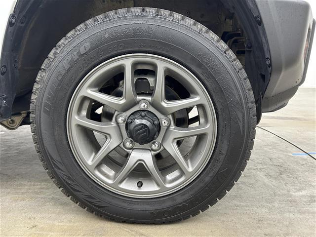 ジムニー ＸＣ　純正８型ナビ　バックカメラ　社外マフラー　マッドフラップ　シートカバー　シートヒーター　ＬＥＤヘッドライト　　フォグライト　ドライブレコーダー　スズキセーフティーサポート　純正アルミ　フロアマット（15枚目）