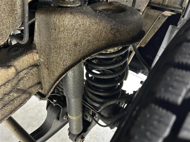 ジムニー ＸＣ　純正８型ナビ　バックカメラ　社外マフラー　マッドフラップ　シートカバー　シートヒーター　ＬＥＤヘッドライト　　フォグライト　ドライブレコーダー　スズキセーフティーサポート　純正アルミ　フロアマット（21枚目）