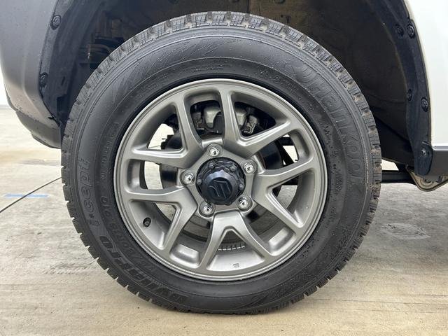 ジムニー ＸＣ　純正８型ナビ　バックカメラ　社外マフラー　マッドフラップ　シートカバー　シートヒーター　ＬＥＤヘッドライト　　フォグライト　ドライブレコーダー　スズキセーフティーサポート　純正アルミ　フロアマット（76枚目）