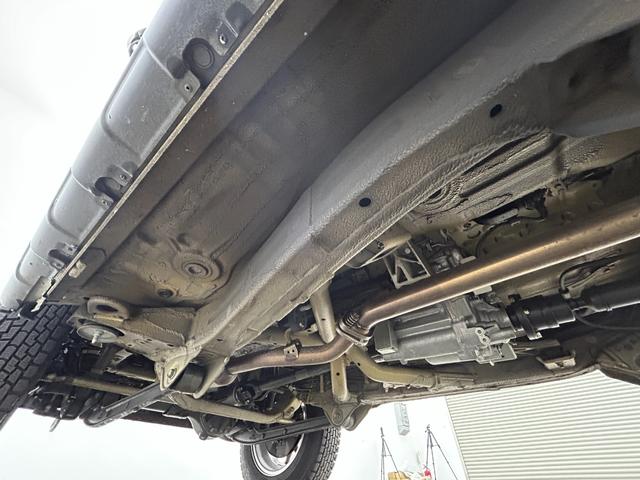 ジムニー ＸＣ　純正８型ナビ　バックカメラ　社外マフラー　マッドフラップ　シートカバー　シートヒーター　ＬＥＤヘッドライト　　フォグライト　ドライブレコーダー　スズキセーフティーサポート　純正アルミ　フロアマット（79枚目）