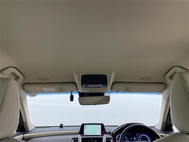 クラウンハイブリッド S Cパッケージ 純正8インチナビ パノラマミックビューモニター レザーシートパッケージ レザーシート ベンチレーション ステアリングヒーター トヨタセーフティーセンス ドライブレコーダー ETC2.0 パドルシフト(12枚目)