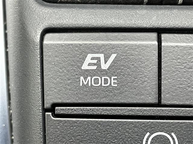 クラウンハイブリッド S Cパッケージ 純正8インチナビ パノラマミックビューモニター レザーシートパッケージ レザーシート ベンチレーション ステアリングヒーター トヨタセーフティーセンス ドライブレコーダー ETC2.0 パドルシフト(35枚目)