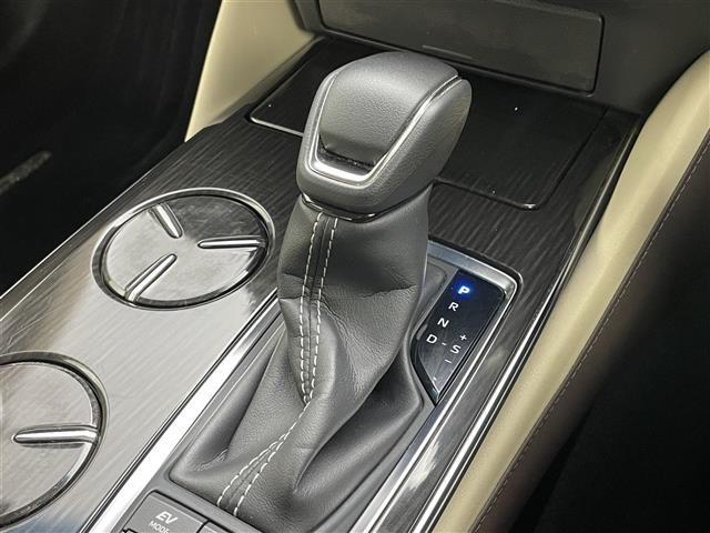 クラウンハイブリッド S Cパッケージ 純正8インチナビ パノラマミックビューモニター レザーシートパッケージ レザーシート ベンチレーション ステアリングヒーター トヨタセーフティーセンス ドライブレコーダー ETC2.0 パドルシフト(36枚目)