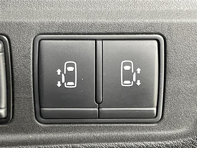 セレナ ニスモ　純正９インチナビ　純正１１インチフリップダウンモニター　衝突軽減ブレーキ　両側電動スライド　アラウンドビューモニター　ビルトインＥＴＣ　ＬＥＤヘッドライト　クルーズコントロール　ドライブレコーダー（5枚目）